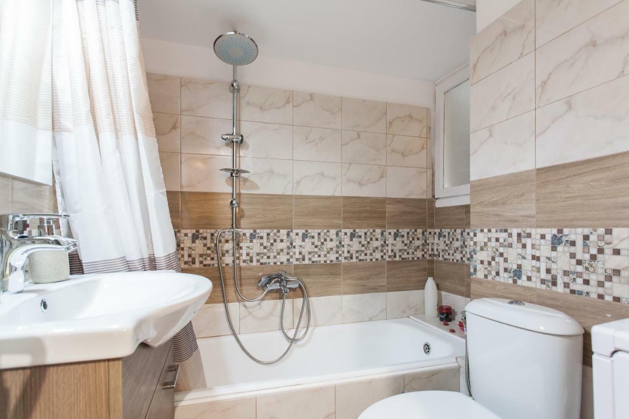 אתונה Central, Quiet, Cozy, Very Clean Private Apartment Close To Acropolis מראה חיצוני תמונה
