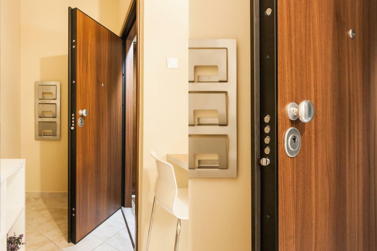 אתונה Central, Quiet, Cozy, Very Clean Private Apartment Close To Acropolis מראה חיצוני תמונה
