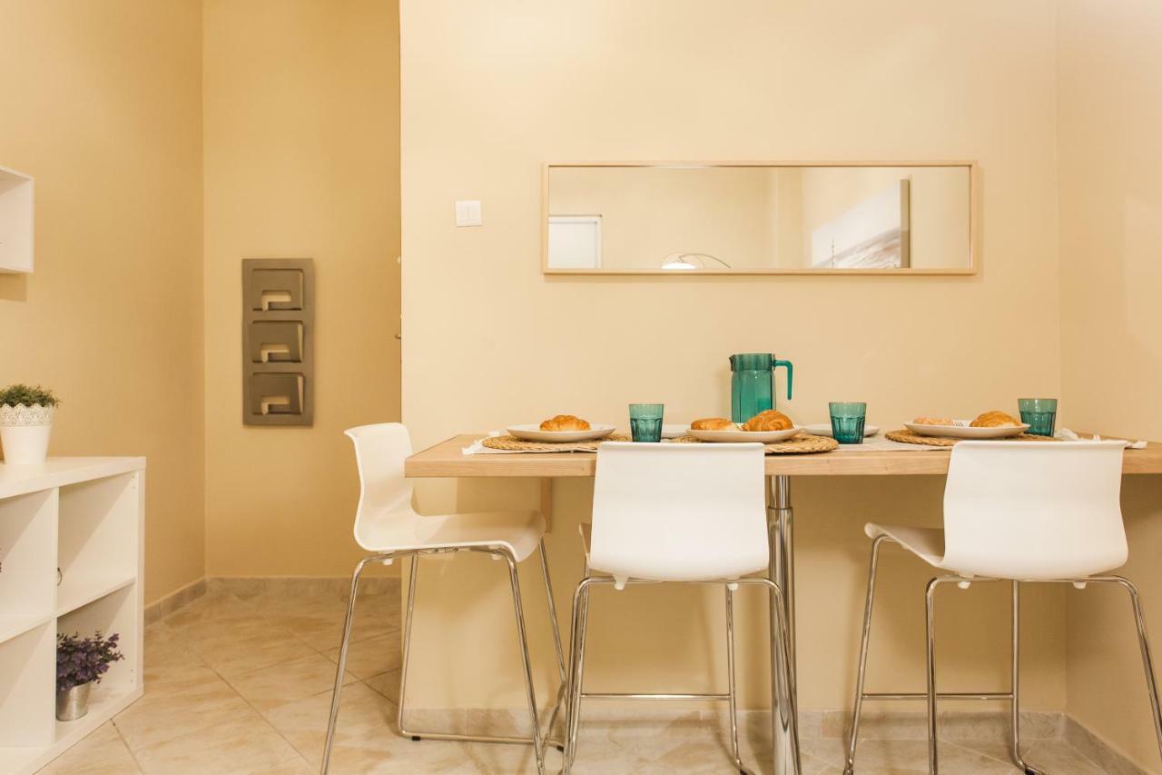 אתונה Central, Quiet, Cozy, Very Clean Private Apartment Close To Acropolis מראה חיצוני תמונה